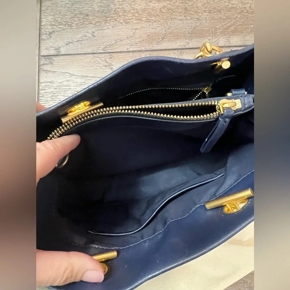 Tory Burch Fleming quilted handbag - Picture 7 of 14